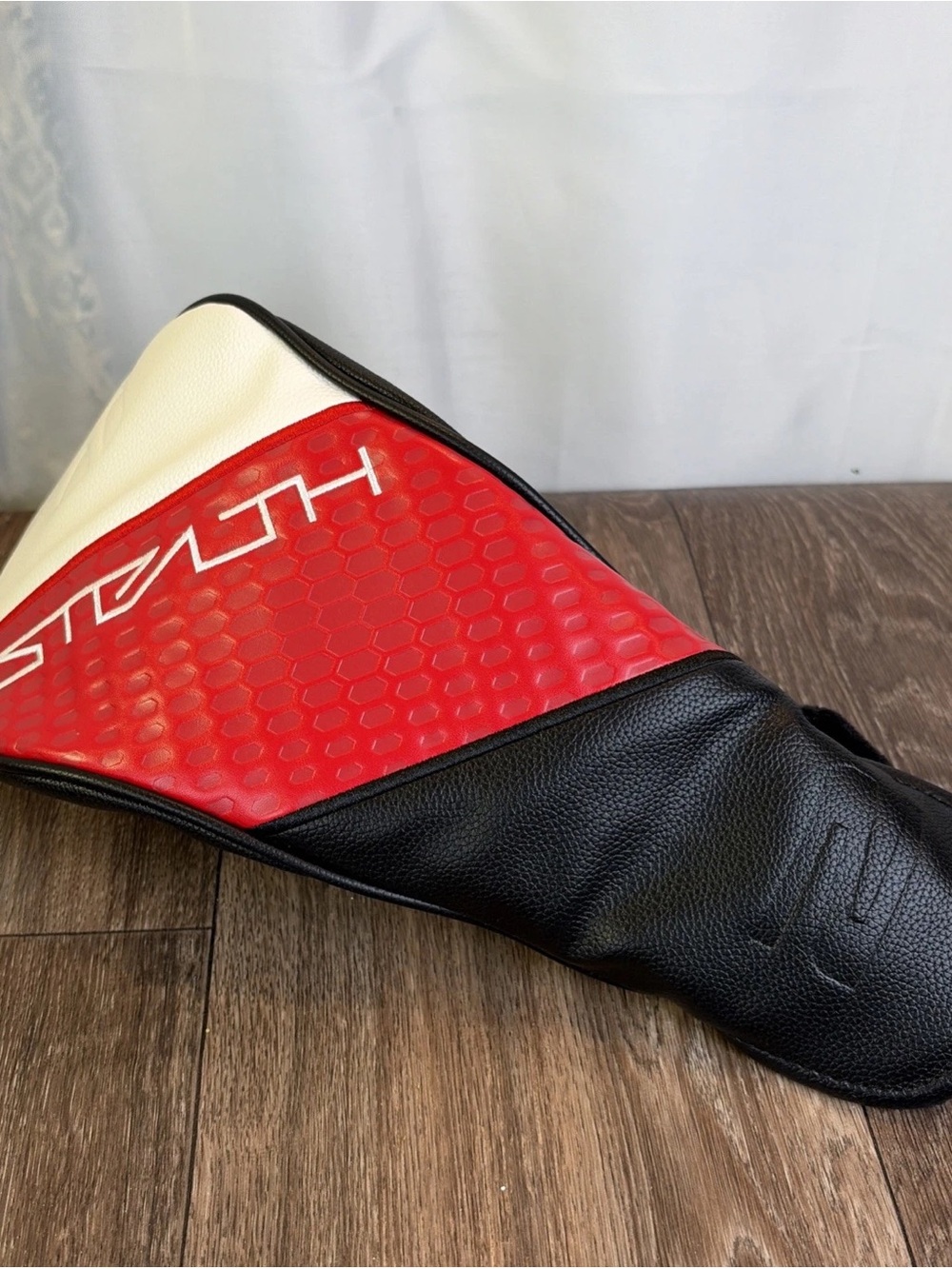 TaylorMade Golf Stealth 2 Fairway Black/Red/White Headcover